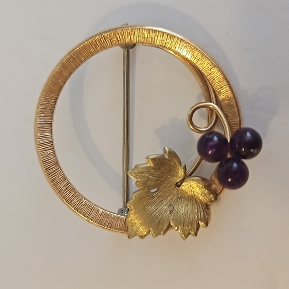 KREMENTZ Amethyst Grape Leaf Circle Brooch - Picture 1 of 6